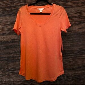 Women’s NWT Athleta T-Shirt
